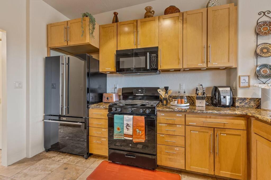 Close To Fresh Creek! Sleeps 12 ~ Amazing Views W/Serene Open Space ~ Hot Tub + Game Room ~ Trails Outside Sedona Eksteriør bilde