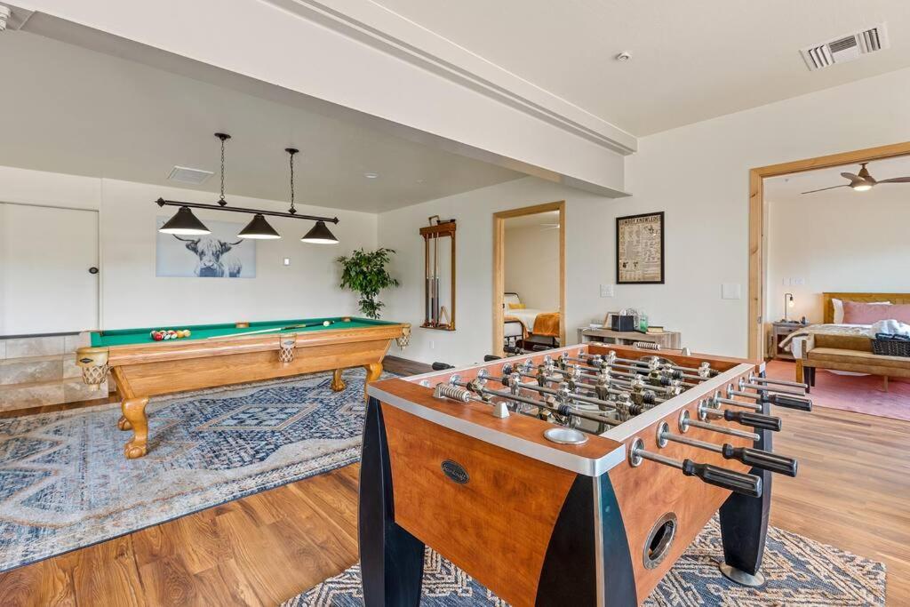 Close To Fresh Creek! Sleeps 12 ~ Amazing Views W/Serene Open Space ~ Hot Tub + Game Room ~ Trails Outside Sedona Eksteriør bilde