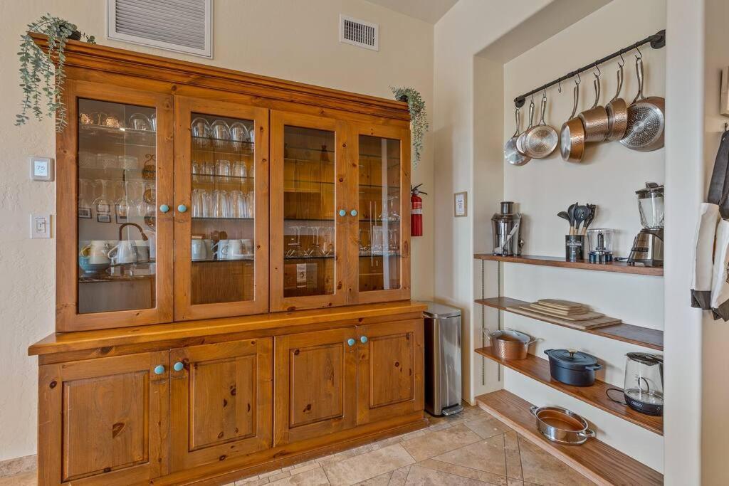 Close To Fresh Creek! Sleeps 12 ~ Amazing Views W/Serene Open Space ~ Hot Tub + Game Room ~ Trails Outside Sedona Eksteriør bilde