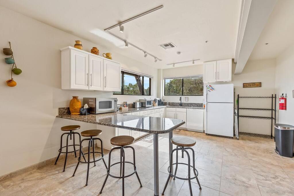 Close To Fresh Creek! Sleeps 12 ~ Amazing Views W/Serene Open Space ~ Hot Tub + Game Room ~ Trails Outside Sedona Eksteriør bilde
